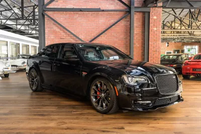 300 SRT